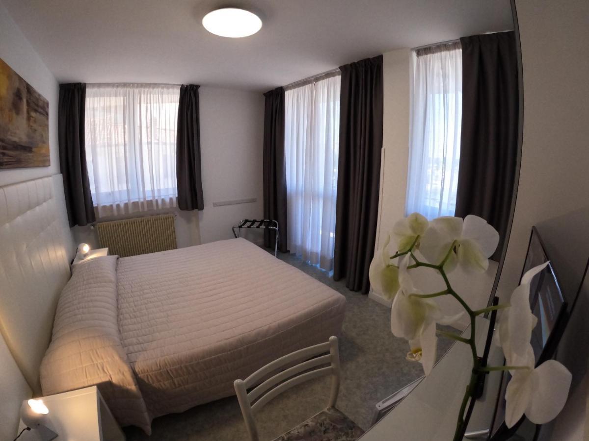 Euro Meublé Hotel 2*