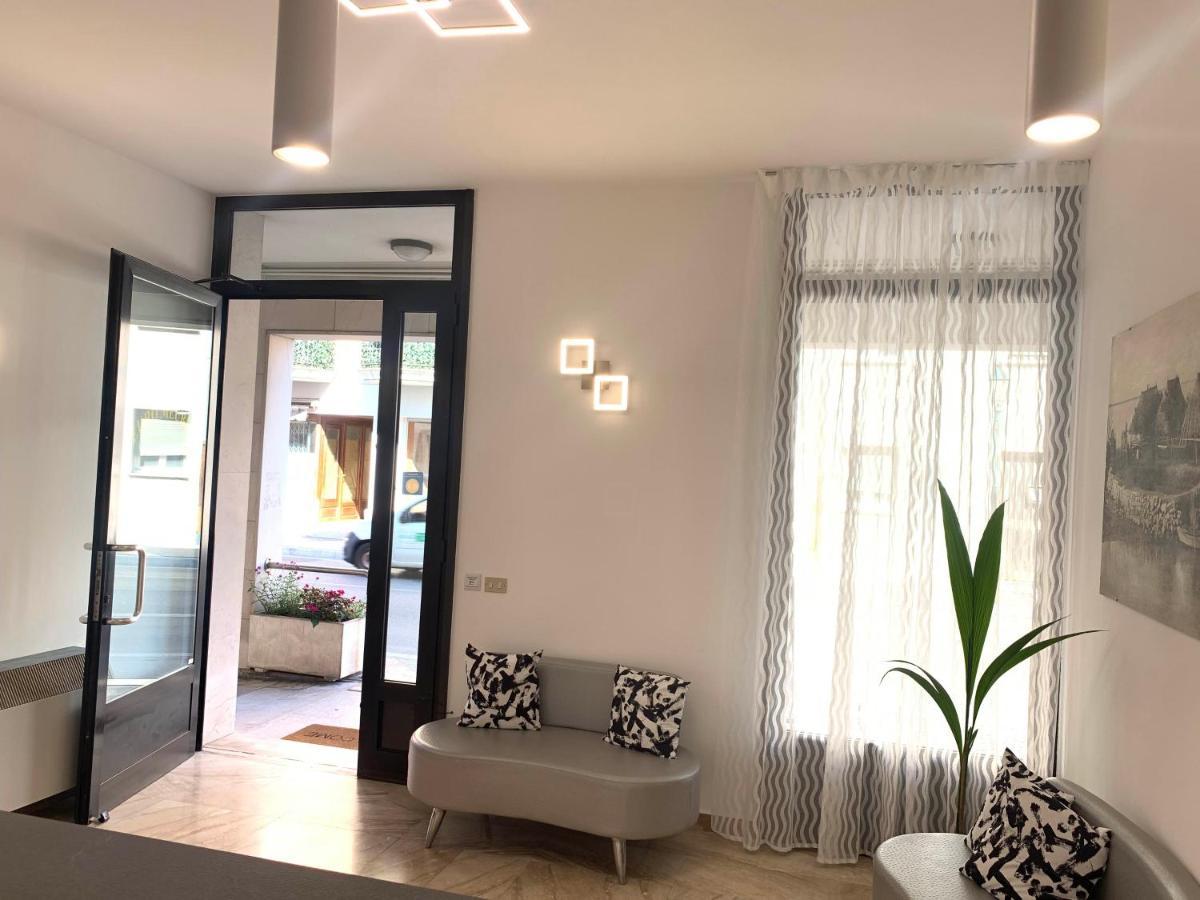 Euro Meuble Hotel 2*